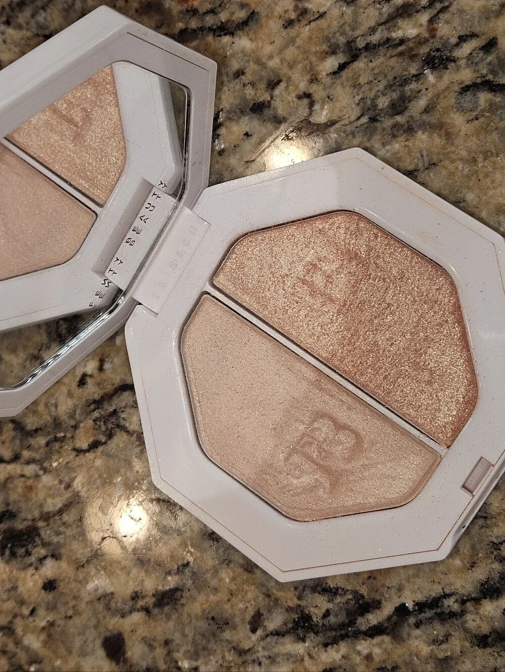 Fenty Beauty Dual Highlighter Compact - Champagne & Rose Gold Shimmer
